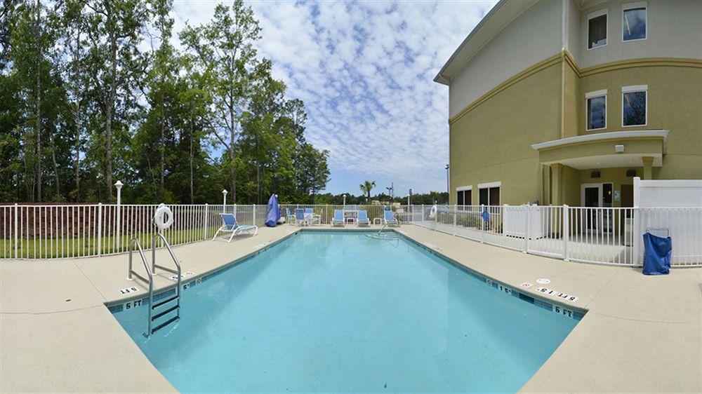 Holiday Inn Express & Suites Bonifay By Ihg Exterior photo